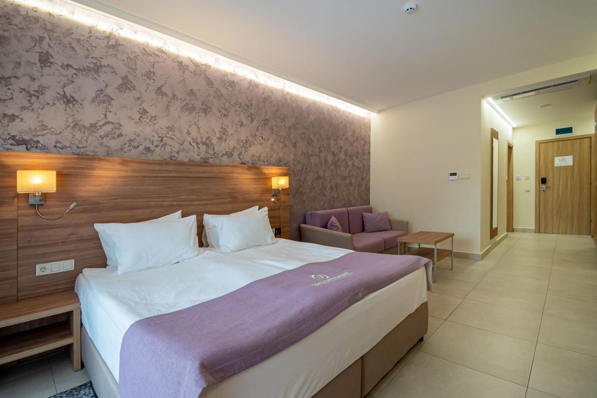 Belvedere Hotel 프리모르스코 외부 사진